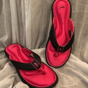 Nike Women’s Comfort Thong Flip Flop  Size 10